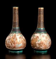 COPPIA DI VASI A BOTTIGLIA IN CERAMICA &#8216;SATSUMA&#8217; CON DECORO A SMALTI POLICROMI E ORO : Giappone, periodo Meiji

Sul corpo due grandi riserve con rakan buddhisti, il l...  - Asta Arte Asiatica e Tribale - Bertolami Fine Art - Casa d'Aste