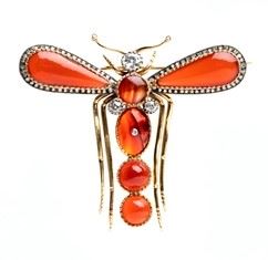 Spilla in Oro ed Argento Raffigurante una Libellula con Corniola e Diamanti ...