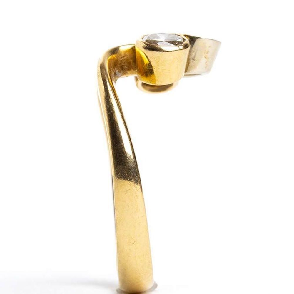 Anello in Oro con Tre Diamanti ...