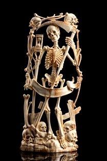 "Memento Mori", scheletro tedesco in avorio di Mammut - seconda metà del XVIII ...  - Asta Gioielli, argenti, orologi, avori e cabinet de curiosités - Bertolami Fine Art - Casa d'Aste