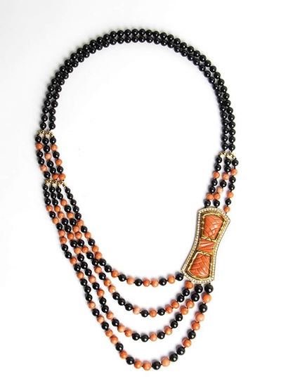 Lunga collana in oro 18k con onice, corallo Cerasuolo e diamanti