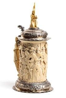 Tankard tedesco in argento
e avorio - Augsburg XVII secolo, maestro argentiere,...  - Asta Gioielli, argenti, orologi, avori e cabinet de curiosités - Bertolami Fine Art - Casa d'Aste