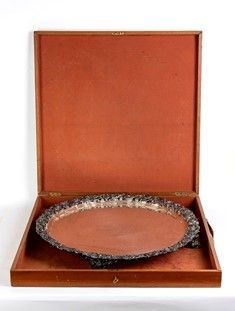 Imponente salver inglese  - Londra 1921-1922, maestrI argentieri CATCHPOLE & WI...  - Auction Gioielli, argenti, orologi, avori e cabinet de curiosités - Bertolami Fine Art - Casa d'Aste