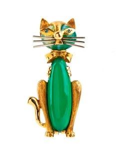 Spilla in oro raffigurante un gatto con crisoprasio piccoli zaffiri - firmata T...