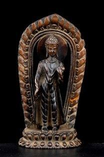 India settentrionale o Nepal, XX secolo

La divinità raffigurata stante su base...  - Auction Arte Asiatica e Tribale - Bertolami Fine Art - Casa d'Aste