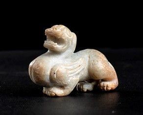 PICCOLO ANIMALE FANTASTICO IN GIADA - Cina

3 x 3,8 x 1,8 cm

Provenienza: collezione privata italiana....