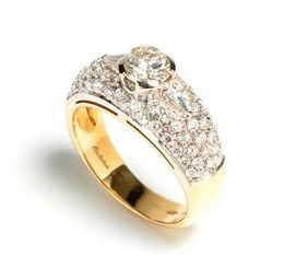 Anello in oro con diamanti - firmato SALVINI...