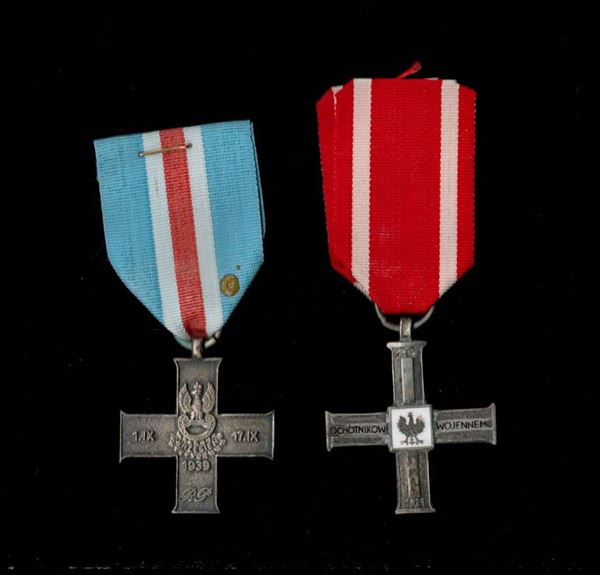 Lot of two cross medals...  (Polonia...)  - Auction Militaria, Medals and Orders of Chivalry - Bertolami Fine Art - Casa d'Aste
