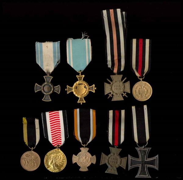 Lot of 9 medals ...