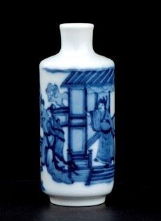 SNUFF BOTTLE IN PORCELLANA &#8216;BIANCO E BLU&#8217; : snuff...  - Asta Arte Asiatica e Tribale - Bertolami Fine Art - Casa d'Aste