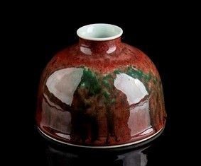 CONTENITORE PER ACQUA TAIBAIZUN IN PORCELLANA CON INVETRIATURA ROSSO-VERDE : Cina, XX secolo

Marchio apocrifo di Kangxi al centro della base.

10 x 12 cm

...  - Asta Arte Asiatica e Tribale - Bertolami Fine Art - Casa d'Aste