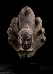 TESTA DI BUDDHA MUKALINGA IN PIETRA : Thailandia, XIII secolo

Ha sostegno in legno.

43 x 32 x 21 cm

Provenienza: c...  - Asta Arte Asiatica e Tribale - Bertolami Fine Art - Casa d'Aste