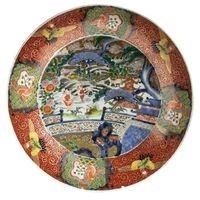 GRANDE PIATTO IN PORCELLANA CON DECORO A SMALTI POLICROMI : Giappone, periodo Meiji

L'esuberante decoro, dipinto a smalti policromi e prof...  - Auction Arte Asiatica e Tribale - Bertolami Fine Art - Casa d'Aste