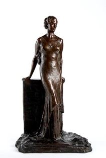 TORQUATO TAMAGNINI (Perugia, 1886 &#8211; Roma, 1965) : Woman in elegant dress  - Bronze, 62 x 36 x 26 cm  - Auction Dipinti, Disegni e Sculture dal XIX al XXI secolo e Collezione Cornelio Di Marzio - Bertolami Fine Art - Casa d'Aste