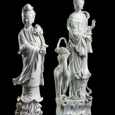 Due Divinità Femminili in Porcellana 'blanc De Chine'