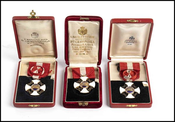 Lot of three medals, cavaliere, Corona d'Italia...  (Ordini Cavallereschi e Medaglie...)  - Auction Militaria, Medals and Orders of Chivalry - Bertolami Fine Art - Casa d'Aste