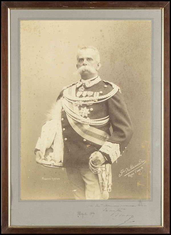 Foto di Umberto I, con autografo...  - Asta Militaria, Ordini cavallereschi e altri cimeli: Con la Collezione Aldo Soligo e la Successione Giovanni Martini - Bertolami Fine Art - Casa d'Aste