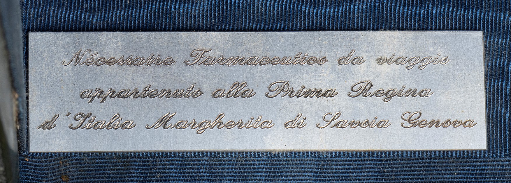 Cofanetto Personale da Viaggio con Boccette Medicinali della Regina Margherita