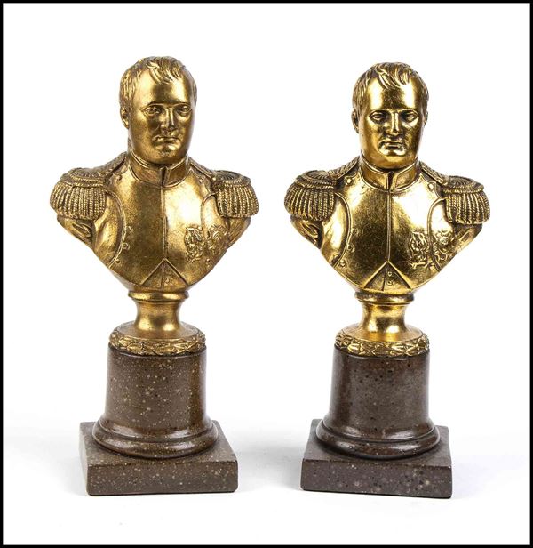 Lot of 2 bookends in the shape of Napoleon...