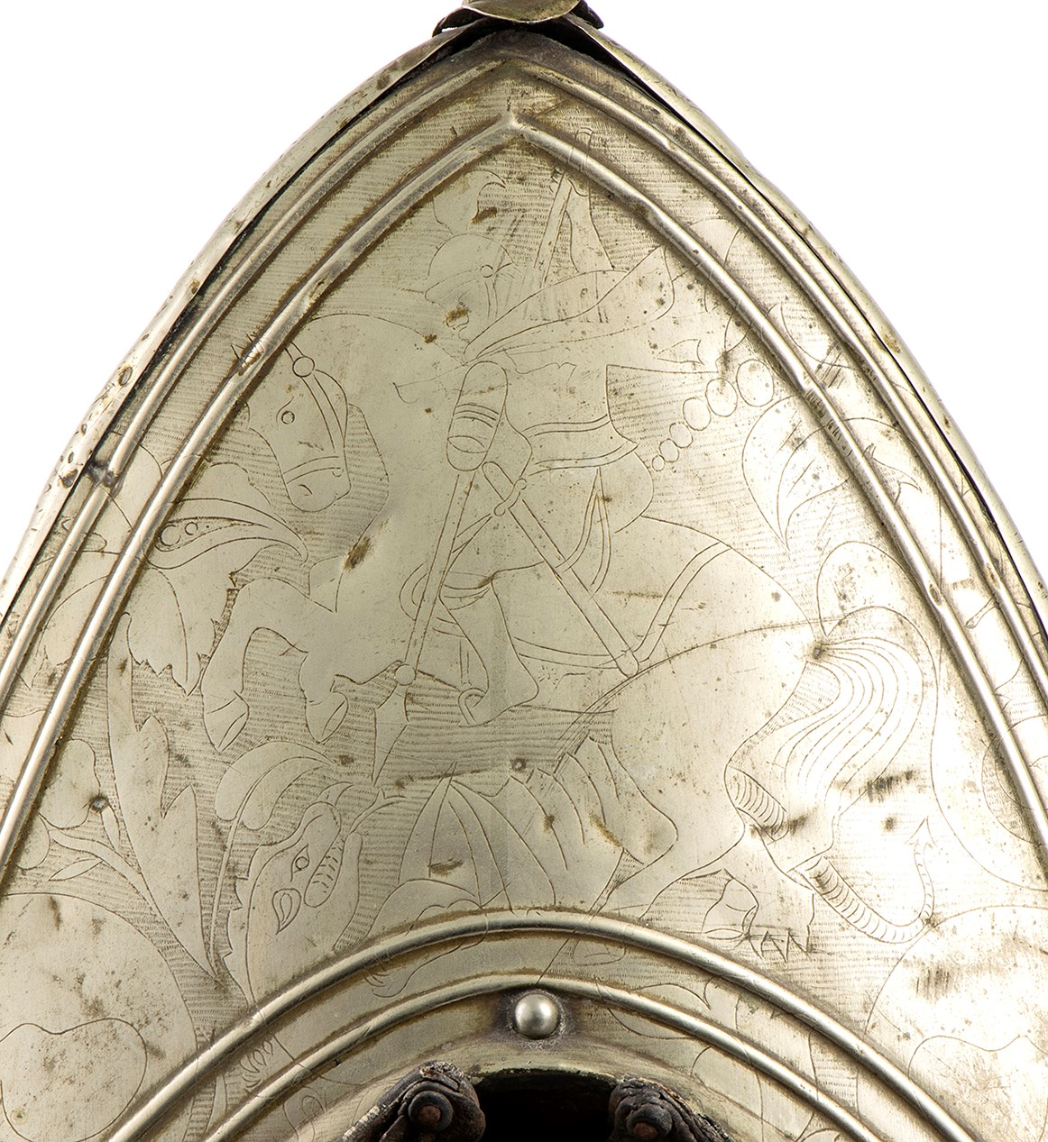 Frontale di Antico Basto da Mulo con Decorazione Incisa Raffigurante S. Giorgio