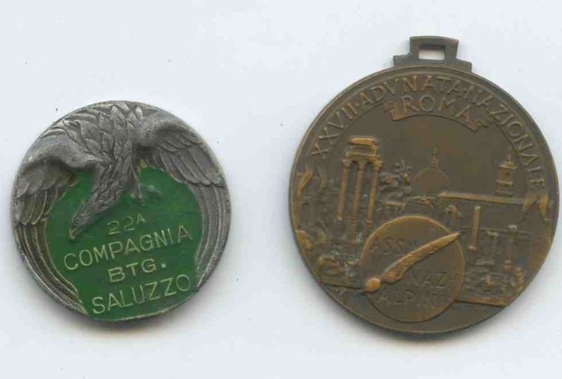 Medaglia e Distintivi Alpini