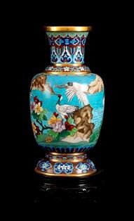 Vaso cinese cloisonné - XX secolo...  - Asta Mobili, vetri Gallé, Tappeti e Oggetti d'arte dal XVII all'inizio del XX secolo - Bertolami Fine Art - Casa d'Aste