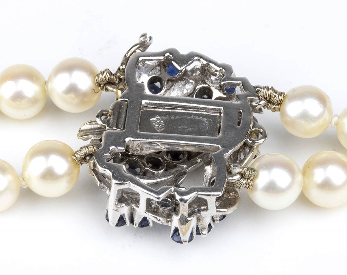Collana di Perle con Fermezza in Oro Bianco Zaffiri e Diamanti