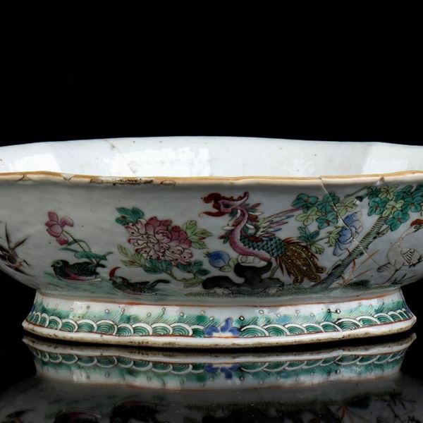 A POLYCHROME ENAMELLED PORCELAIN BOWL