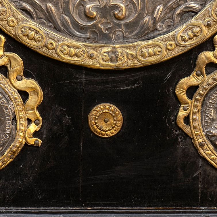 Monetiere Scrittoio con Placche in Metallo - Piemonte, XVIII Secolo