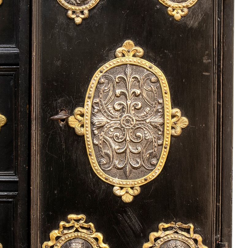 Monetiere Scrittoio con Placche in Metallo - Piemonte, XVIII Secolo