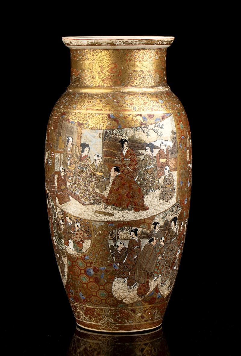 VASO A BALAUSTRO IN CERAMICA 'SATSUMA' CON DECORO A SMALTI POLICROMI E ORO