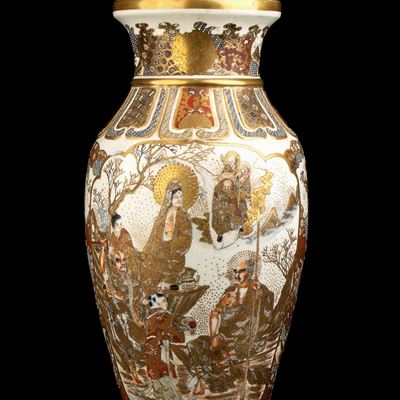 Vaso a Balaustro in Ceramica 'satsuma' con Decoro a Smalti Policromi e Oro