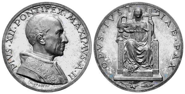 CITTA' DEL VATICANO. Pio XII (1939-1958). Medaglia in argento (37,16 g; 44,03 m...  - Auction Monete e medaglie moderne Italiane ed Estere - Bertolami Fine Art - Casa d'Aste