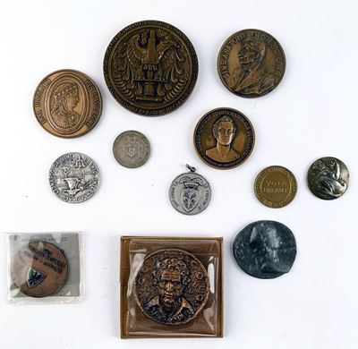 Italia. Lotto Misto di Medaglie Composto da N. 12 Medaglie in Bronzo e Metallo Bianco. Area Itali...