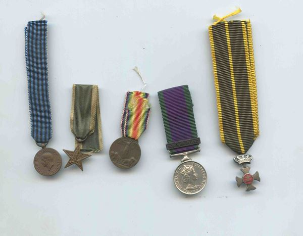 Lot of 5 miniature medals...  (Ordini Cavallereschi e Medaglie...)  - Auction Militaria, Medals and Orders of Chivalry - Bertolami Fine Art - Casa d'Aste
