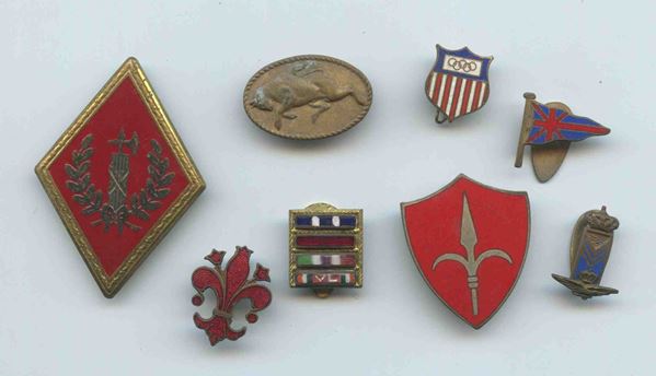 Lot of 8 badges...  (Militaria...)  - Auction Militaria, Medals and Orders of Chivalry - Bertolami Fine Art - Casa d'Aste
