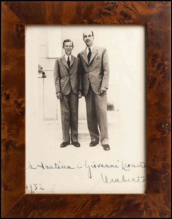 Photo with dedication of Umberto II...  (Casa Savoia e corti europee...)  - Auction Militaria, Medals and Orders of Chivalry - Bertolami Fine Art - Casa d'Aste