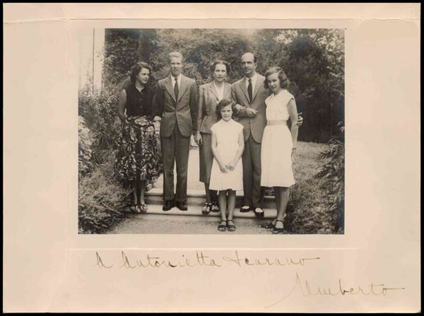 Photo with dedication of Umberto II with family...