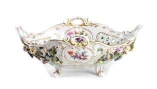 Centrotavola in ceramica Meissen - XIX secolo...  - Auction Mobili, vetri Gallé, Tappeti e Oggetti d'arte dal XVII all'inizio del XX secolo - Bertolami Fine Art - Casa d'Aste