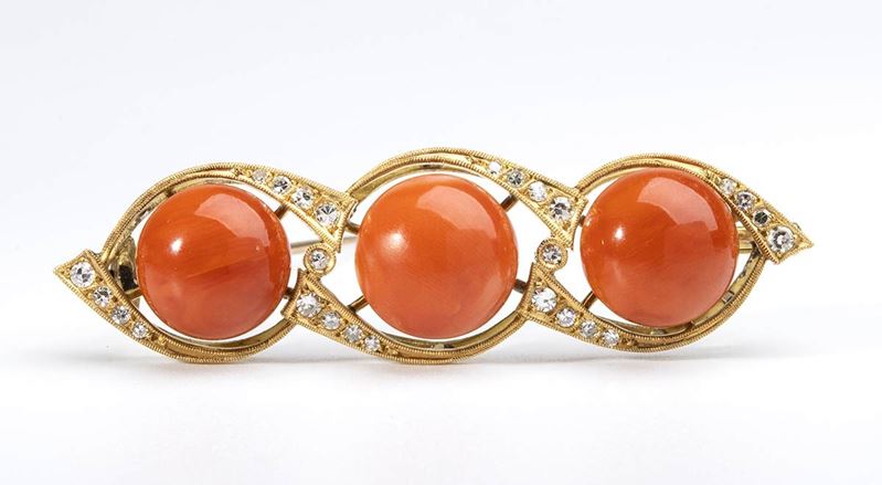 Spilla in Oro con Corallo e Diamanti