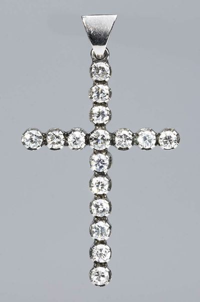 Pendente a Forma di Croce con Diamanti