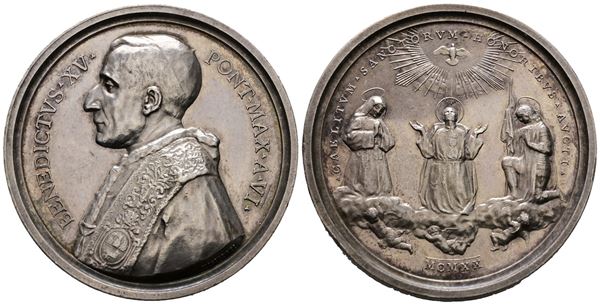 ROMA. Benedetto XV (1914-1922). Medaglia 1920 ANNO VI – per le canonizzazioni del 1920. Ag (35,25; 40,11 mm). opus Aurelio Mistruzzi. MA II 388. Tiratura 1200 pezzi. Colpetto. RARA