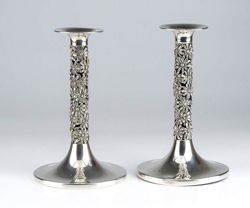 Coppia di Candelieri Italiani in Argento - XX Secolo, Argentiere Giovanni Raspini