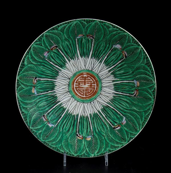 A POLYCHROME ENAMELLED PORCELAIN DISH  - Auction Asian and Tribal Art - Bertolami Fine Art - Casa d'Aste